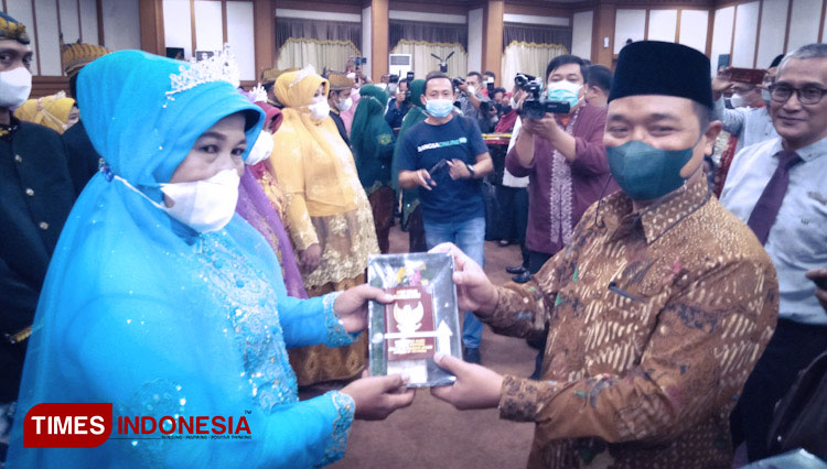 nikah massal dprd gresik 2