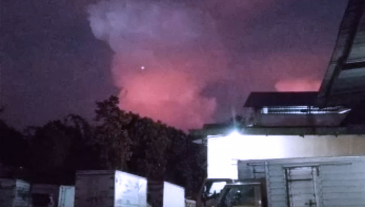 Badai awan CB terlihat ketika terlihat di langit Malang. (Foto: WhatsApp Malang)