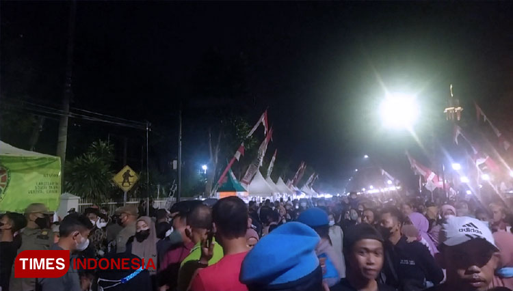 Peresmian Trotoar Jalan KH Wahid Hasyim Sebabkan Kerumunan