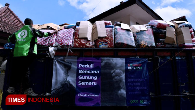 Penyerahan-bantuan-oleh-GoTo-dan-YABB-3.jpg