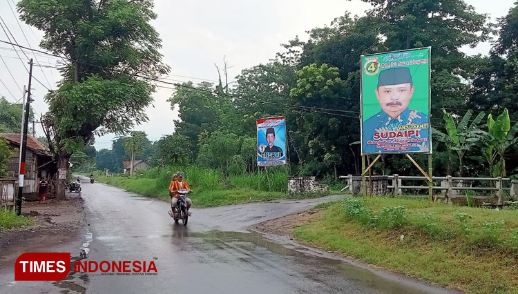 Banner Cakades di Probolinggo Mulai Bertebaran, Bakesbangpol: Belum Waktunya, Harus Dicabut