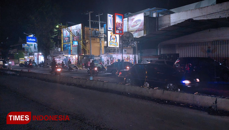 Suasana-di-malam-hari-jalan-sekitar-KDS-Situbondo-2.jpg
