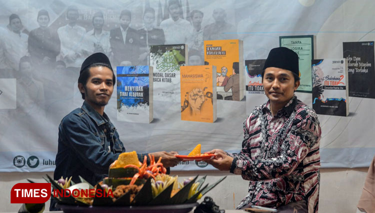 Santri Luhurian b