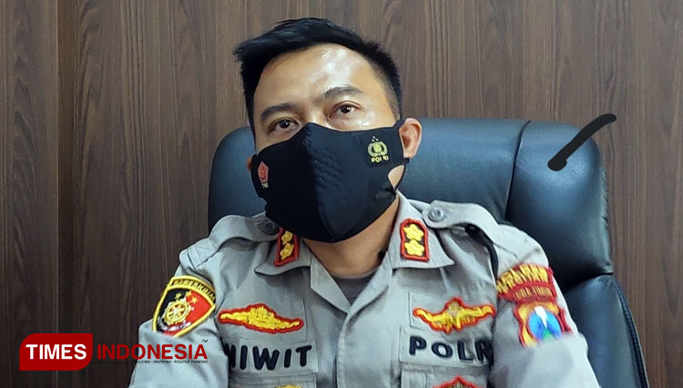 Wiwit Ari Wibisono a