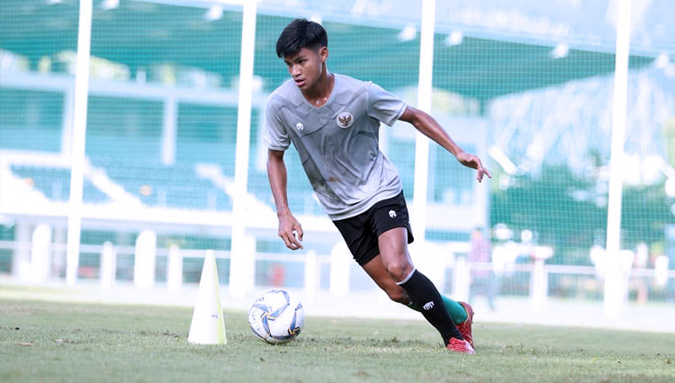 Genta Alparedo, rekrutan baru Arema FC dari Semen Padang. (FOTO: Instagram Genta Alparedo)