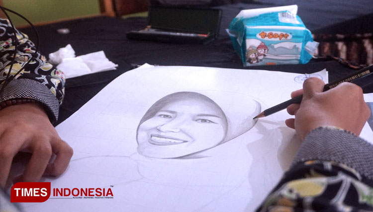 Sketsa karya Vina Fauziah Kartika, salah satu peserta, Rabu (22/12/2021). (FOTO: Theo/TIMES Indonesia)