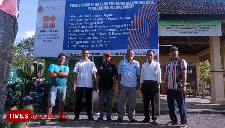 Jajaran-perangkat-Desa-Sidoharjo.jpg