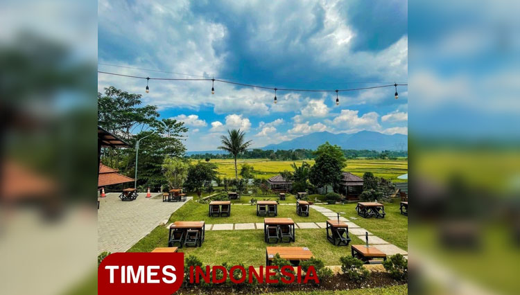 Beautiful ambience of Teras Sentani. (PHOTO: Instagram @terassentani)