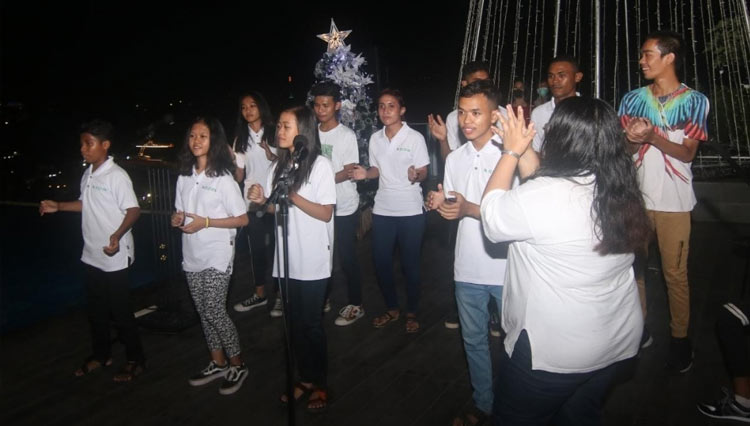 Sambut Hari Natal, BeSS Mansion Hotel Gelar Christmas Lighting Ceremony bersama Panti Asuhan Yestoya