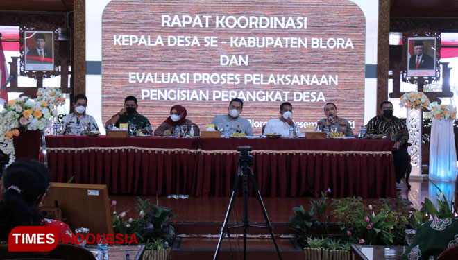 Rapat evaluasi tahapan pelaksanaan pengisian perangkat desa, di pendopo rumah dinas Bupati Blora dihadiri anggota Forkompinda Blora. (Foto: Firmansyah/TIMES Indonesia)