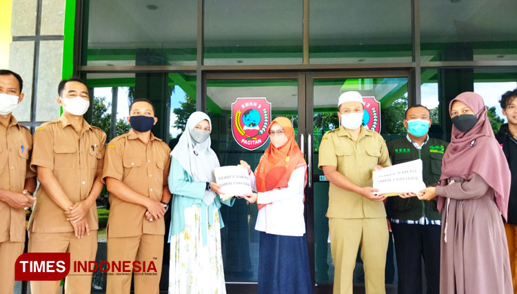 OSIS SMKN 2 Pacitan Percayakan Donasi Peduli Semeru Lewat LAZISNU Pacitan