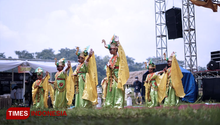 Suasana-kemeriahan-pembukaan-Wisata-Sumber-Gempong.jpg