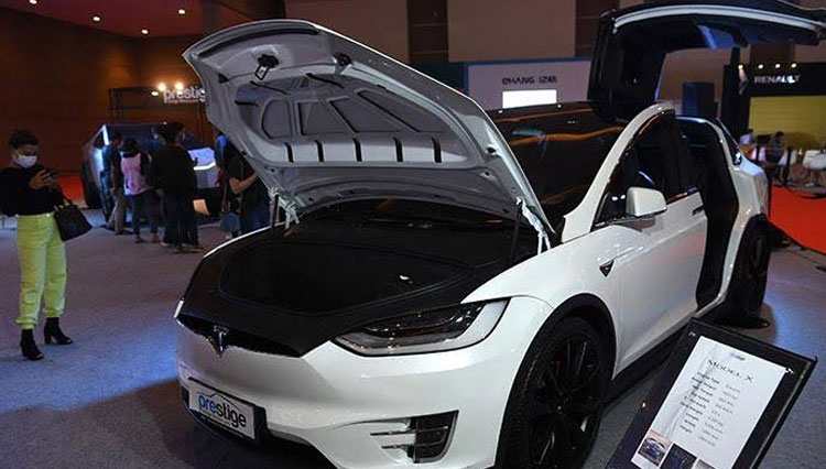 Ikustrasi mobil listrik Tesla. (FOTO: Tempo)