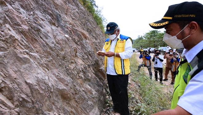 Menteri PUPR RI Minta Pembangunan Jalan Morosi-Lasolo di Konawe Dipercepat