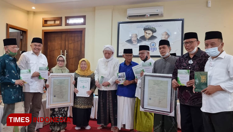 Sertifikat HaKI Shalawat Badar dan Syubbanul Wathon a