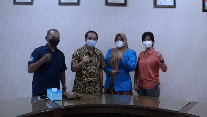 Rektor Unipma Madiun Lepas Mahasiswa IISMA ke Nanyang Technological University Singapore