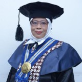 Prof Erna Andriyanti, Guru Besar Pertama Prodi Sastra Inggris UNY