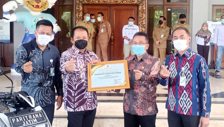 Bpjamsostek Kawal Pemkab Jember Juarai Paritrana Award 2021 Tingkat