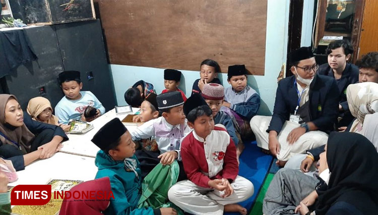 Siap Terjun ke Masyarakat, KKM-DR UIN Maliki Malang Mengabdi di TPQ