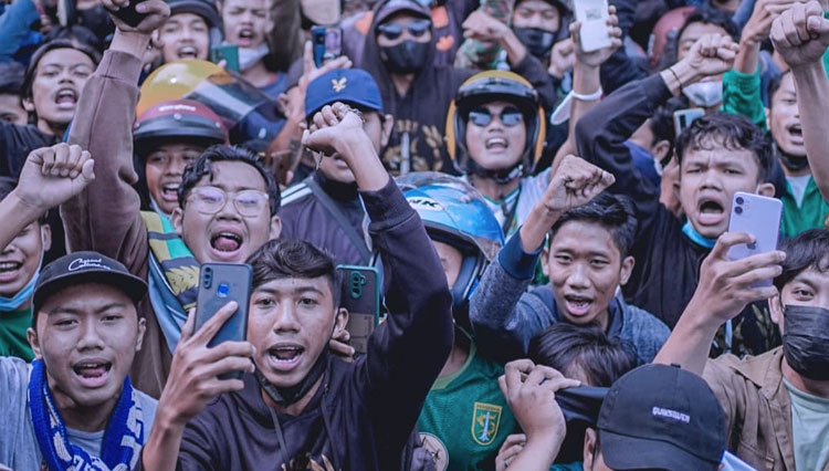 Diantar Ribuan Bonek Mania, Persebaya Surabaya Siap Lawan Bali United