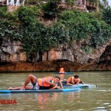 Pesona Ngiroboyo Pacitan Added Paddle Board for Their Attraction