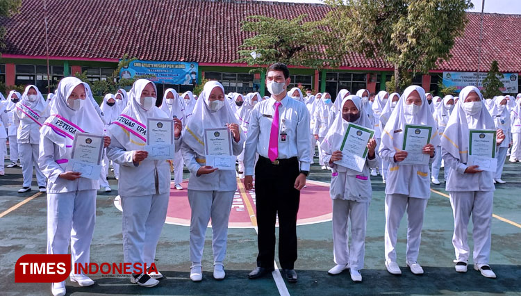 Sosok Sunardi Kepala Sekolah Milenial Sembhada Blora Peraih Upgris Award 2021
