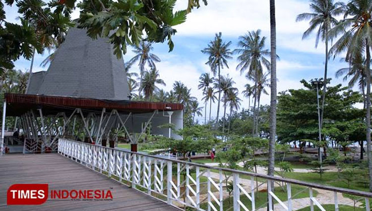Aktifitas-wisata-di-Pantai-Grand-Watu-Dodol-3.jpg