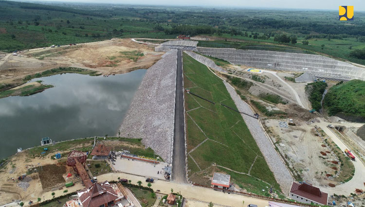 Resmikan Bendungan Randugunting, Presiden RI Jokowi: Untuk Sediakan Air ...