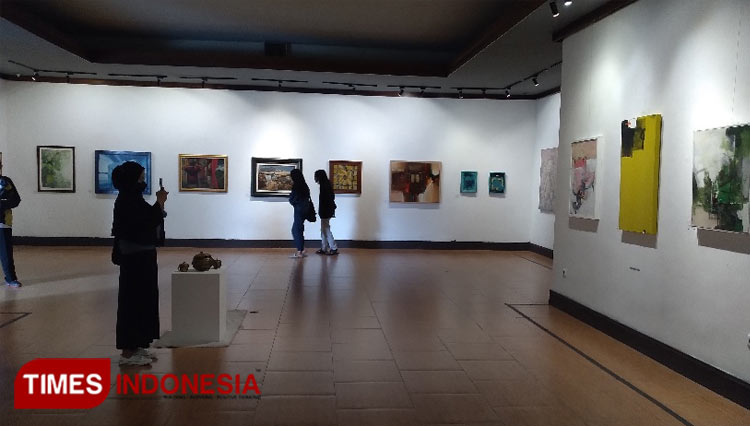 Pameran-Seni-Rupa-2.jpg