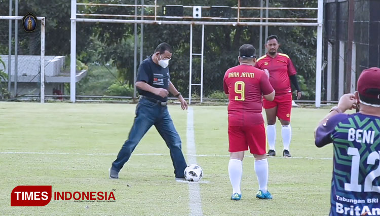 Pertandingan-Trofeo-Sepak-Bola-Trofeo-UB-3.jpg