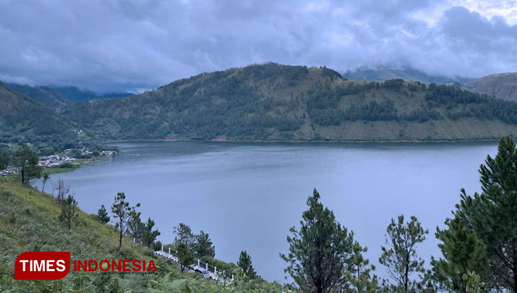 A beautiful scenery of the Lake Toba. ( PHOTO: Winda Jayanti/TIMES Indonesia)