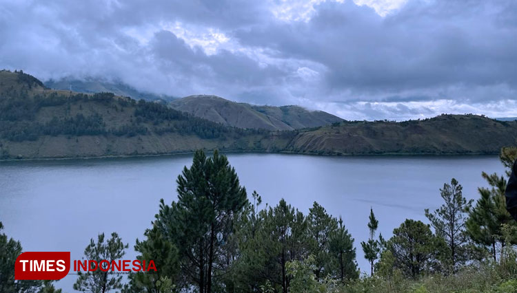 Stunning View of Lake Toba from Sibea-Bea Hills