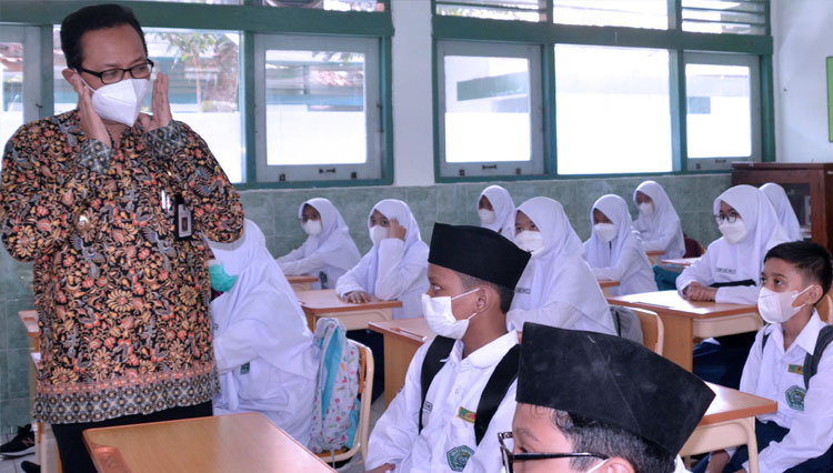 Pastikan Penerapan Prokes PTM, Wakil Wali Kota Yogyakarta Rajin Tinjau Sekolah