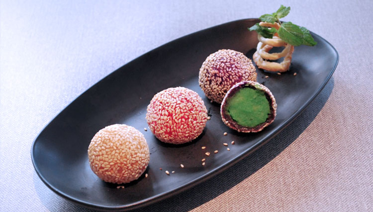 Onde-onde-bergaya-Asian-Fusion-ala-Hotel-Swiss-Belinn-Airport-2.jpg
