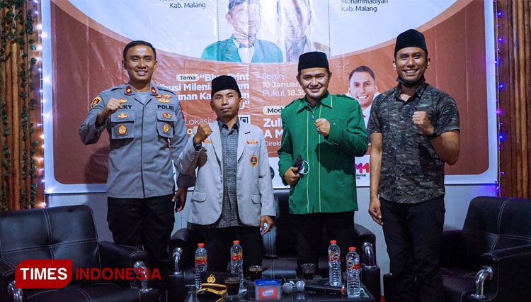Wakapolres Malang Kompol Rizky Tri Putra Erryka Adi Wijaya, Juma'in, Gus Fatkhurrozi dan Zulham A. Mubarak dalam diskusi kolaborasi dan silaturahmi (FOTO: Zulham A. Mubarak for TIMES Indonesia)