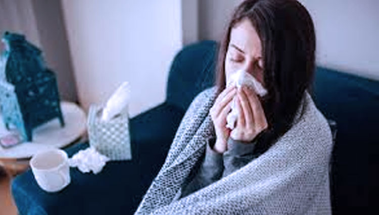 Seorang-wanita-menderita-flu.jpg