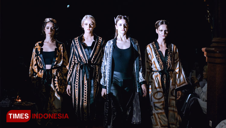 HERA Fashion Show 2022, Pamer Busana Ala Dewi Yunani