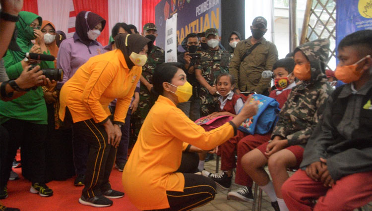 Hetty Andika Perkasa Tinjau Vaksinasi Anak SD di Kabupaten Bandung