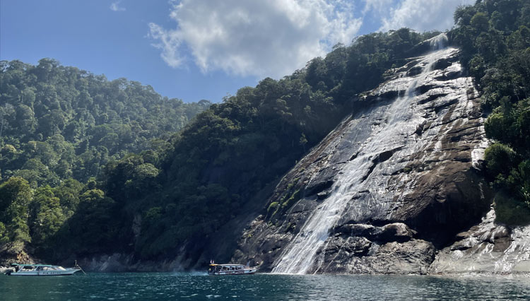 Berkelana di Pulau Mursala, Lokasi Pembuatan Film Hollywood di Tapanuli Tengah