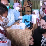 Pastikan Berjalan Baik, Anggota DPR RI Shelly A Gantina Tinjau Vaksinasi Anak Kota Cirebon
