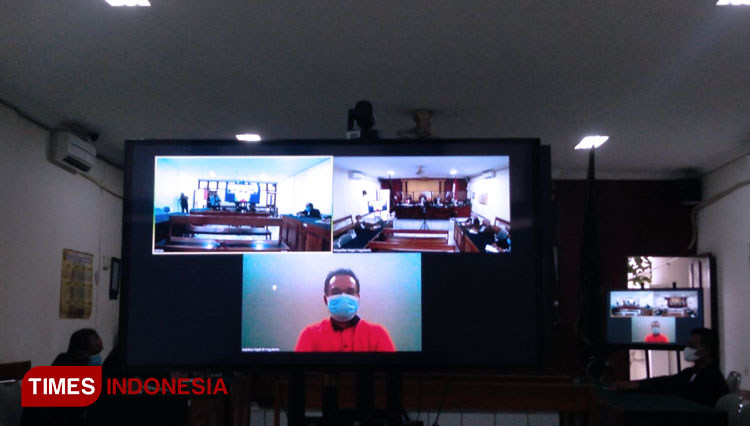Suasana persidangan vonis kasus dugaan kredit fiktor Bank Jogja dengan terdakwa Klau Victor Apryanto. (FOTO: Fajar Rianto/TIMES Indonesia)
