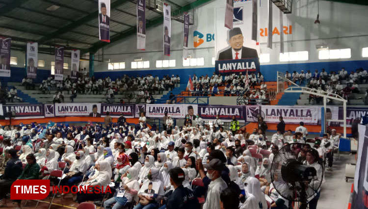 Ribuan masyarakat Pasundan Bersatu mendeklarasikan dukungan kepada Ketua DPD RI AA LaNyalla Mahmud Mattalitti sebagai Capres 2024. (FOTO: Dok. Masyarakat Pasundan for TIMES Indonesia). 