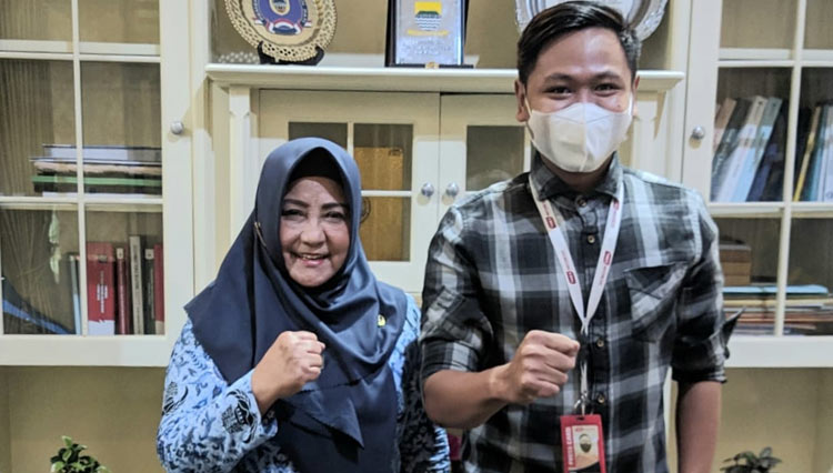 Wakil Bupati Magetan, Nanik Endang Rusminiarti bersama jurnalis TIMES Indonesia. (Foto: Prokopim Magetan for TIMES Indonesia)