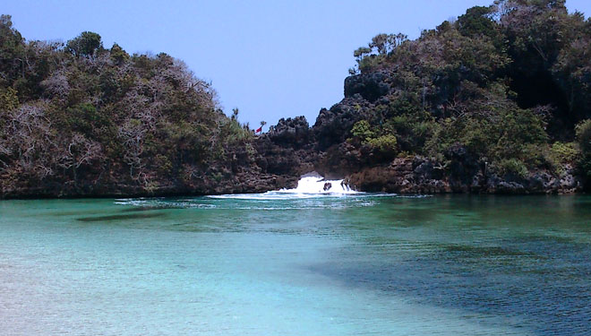pulau-sempu.jpg