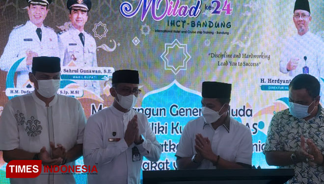 Bupati Bandung Dadang Supriatna c