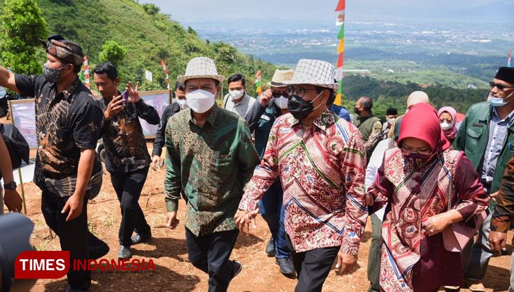 Menteri Desa PDTT Abdul Halim Iskandar dan kang Dadang