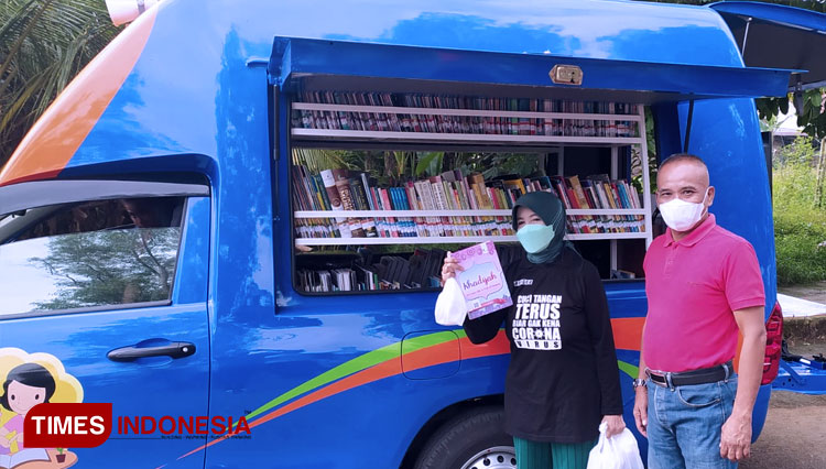 Wali Kota Banjar nampak mengunjungi Mobile Perpustakaan di Kawasan Banjar Waterpark (FOTO: Susi/TIMES Indonesia)