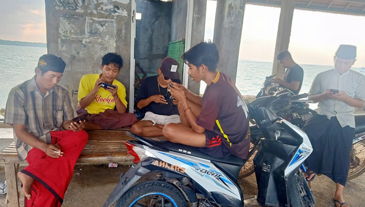 Anak anak Pulau Raas