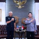 Kapolri Bahas Penanganan Covid-19 Bersama Kepala Kepolisian Malaysia
