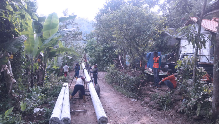 Usai Didatangi Faisol Riza, Jaringan Listrik di Lokasi Bencana Probolinggo Akhirnya Diperbaiki